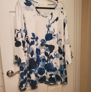 Flared arm top with V-neck